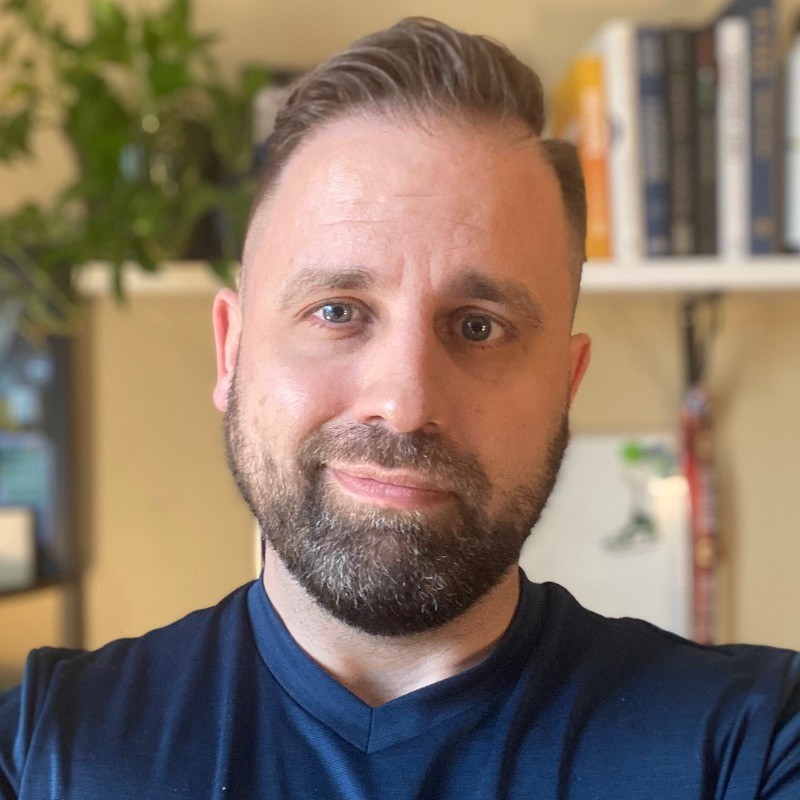 Aaron Peterson headshot